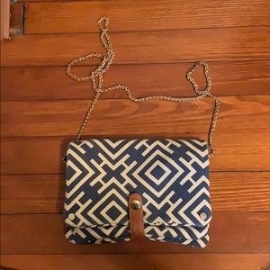 Boutique cross body clutch